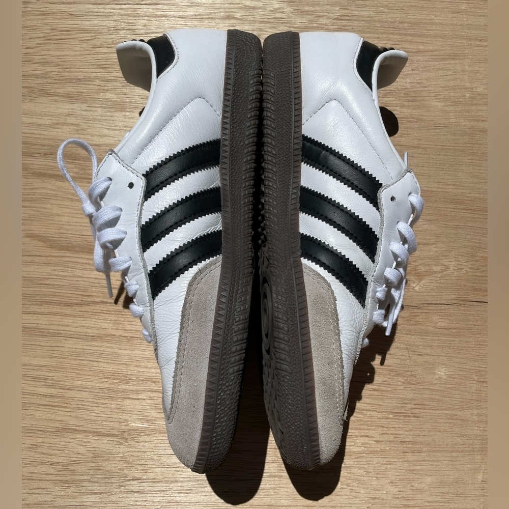 ADIDAS SAMBAS - Women Size 8/8.5, Men’s 7